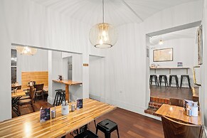 Gordon House Apartments