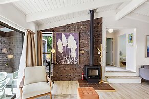 Family Retreat close to City - Netflix