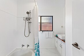 Family Retreat close to City - Netflix
