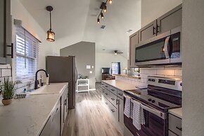 Dt 323 Kessler Cottage 2 Bedroom Home by RedAwning