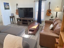 Dt 323 Kessler Cottage 2 Bedroom Home by RedAwning