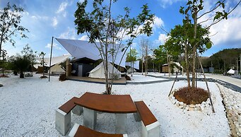 The Wild Khao Yai - Glamping
