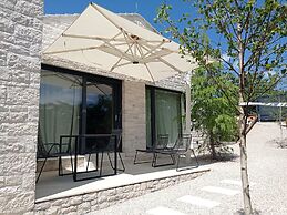 Remarkable 2-bed House in Zrenj