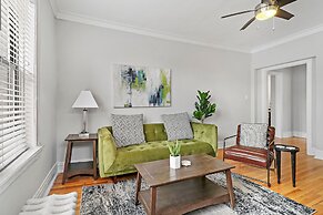 2BR City Apt Fast Wi-Fi Roscoe LakeView