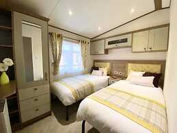 Inviting 3-bed Lodge Tattershall Lakes, Lincoln