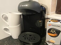 Stunning 4-bedroom Cabin With Hot Tub in Beattock!