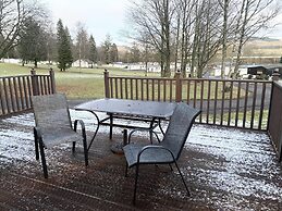 Stunning 4-bedroom Cabin With Hot Tub in Beattock!