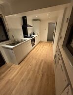 Stunning 4-bedroom Cabin With Hot Tub in Beattock!