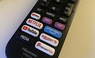 Stunning 4-bedroom Cabin With Hot Tub in Beattock!