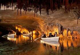 Bella Maria Apartments & Pool Club