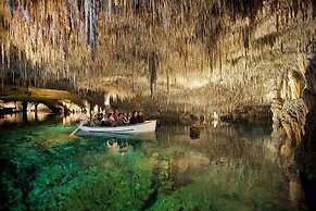 Bella Maria Apartments & Pool Club