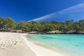 Bella Maria Apartments & Pool Club