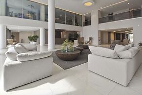 O Condominium Beachfront Residences