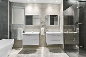 O Condominium Beachfront Residences