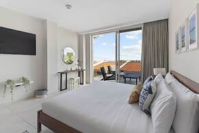 O Condominium Beachfront Residences