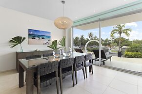 O Condominium Beachfront Residences