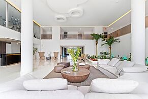 O Condominium Beachfront Residences