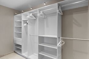 O Condominium Beachfront Residences