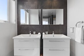 O Condominium Beachfront Residences