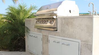 O Condominium Beachfront Residences