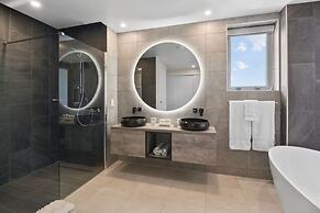 O Condominium Beachfront Residences