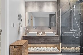 O Condominium Beachfront Residences