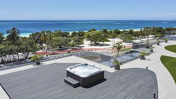 O Condominium Beachfront Residences