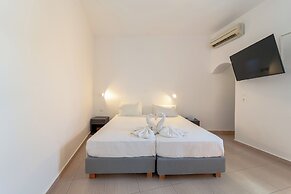 Arte Lindos Suites