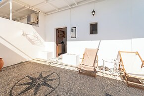 Arte Lindos Suites