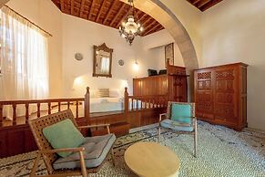 Arte Lindos Suites