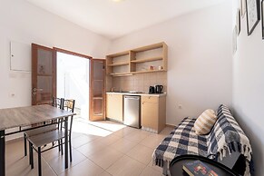 Arte Lindos Suites