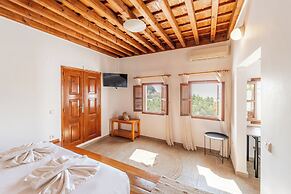 Arte Lindos Suites