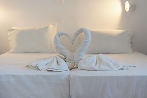 Arte Lindos Suites