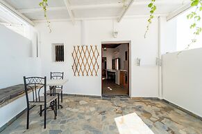 Arte Lindos Suites