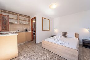 Arte Lindos Suites
