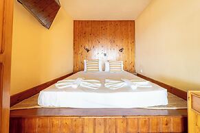 Arte Lindos Suites