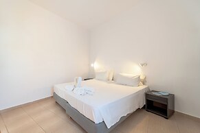 Arte Lindos Suites