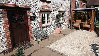 Charming 17th Century 2-bed Cottage in Medmenham
