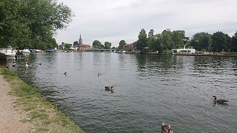 Charming 17th Century 2-bed Cottage in Medmenham