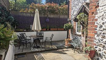 Charming 17th Century 2-bed Cottage in Medmenham