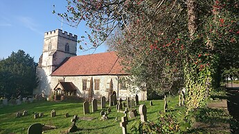 Charming 17th Century 2-bed Cottage in Medmenham