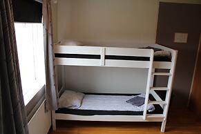 Stóri-Bakki Guesthouse with hot tub