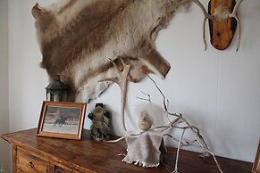 Stóri-Bakki Guesthouse with hot tub