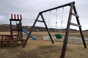 Stóri-Bakki Guesthouse with hot tub