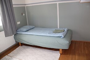 Stóri-Bakki Guesthouse with hot tub