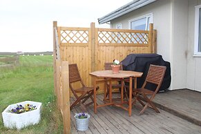 Stóri-Bakki Guesthouse with hot tub