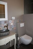 Stóri-Bakki Guesthouse with hot tub