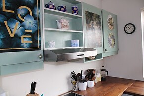 Stóri-Bakki Guesthouse with hot tub