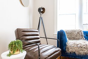 1BR Getaway Apt Modern in Lincoln Square