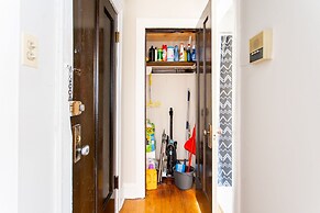 1BR Getaway Apt Modern in Lincoln Square